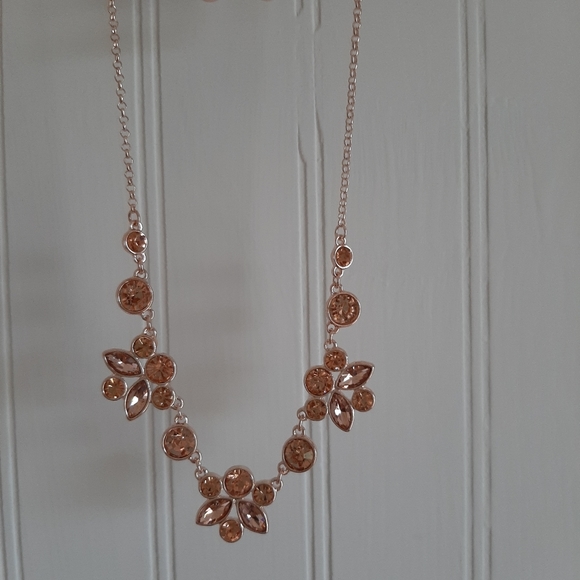 Monet necklace and earring set - Picture 4 of 6